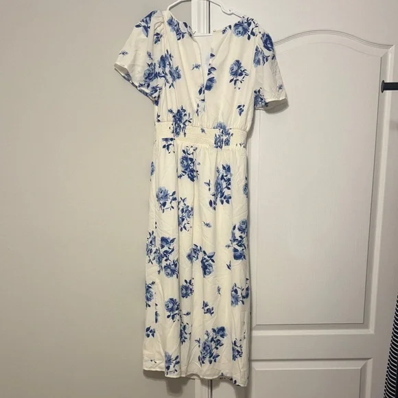 Sugarlips Blue Floral Cream Maxi Dress - Picture 4 of 4
